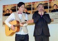 「あったかいんだからぁ♪」のリリース記念イベントを行ったクマムシ。