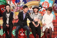 左からAKIRA、関根勤、依布サラサ、石川セリ。(c)日本テレビ