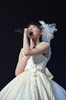 「私立恵比寿中学 東西大学芸会2014『エビ中のおもちゃビッグガレージ』」神戸公演での松野莉奈ソロパフォーマンスの様子。