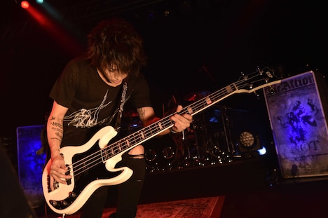 AKi「AKi 1st Solo LIVE "A Feeling Begins to Arise"」の模様。（撮影：江隈麗志）