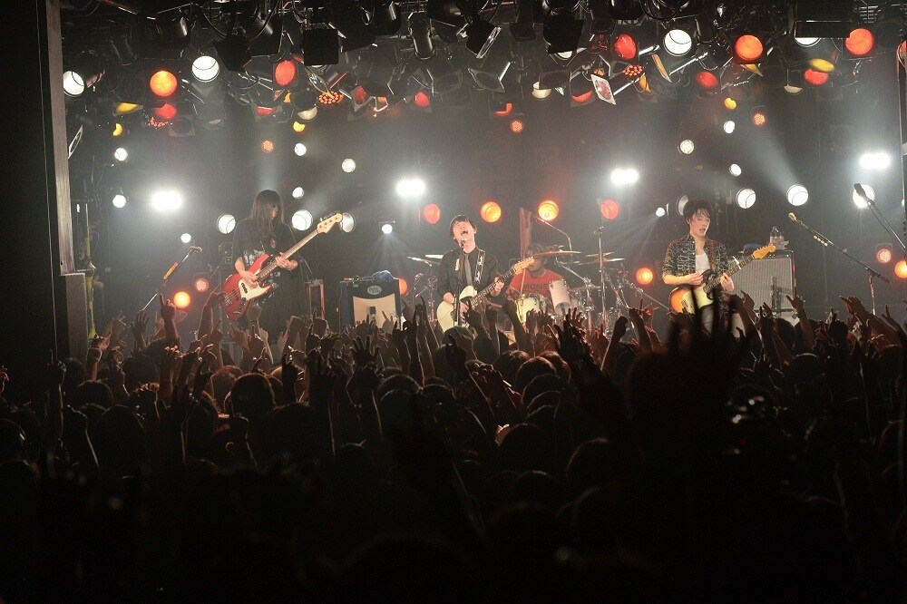 Base Ball Bear「LIVE IN LIVE vol.1～HELLO,NOSTALGIA 編～」の様子。（撮影：緒車寿一）
