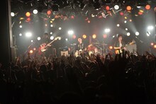 Base Ball Bear「LIVE IN LIVE vol.1～HELLO,NOSTALGIA 編～」の様子。（撮影：緒車寿一）