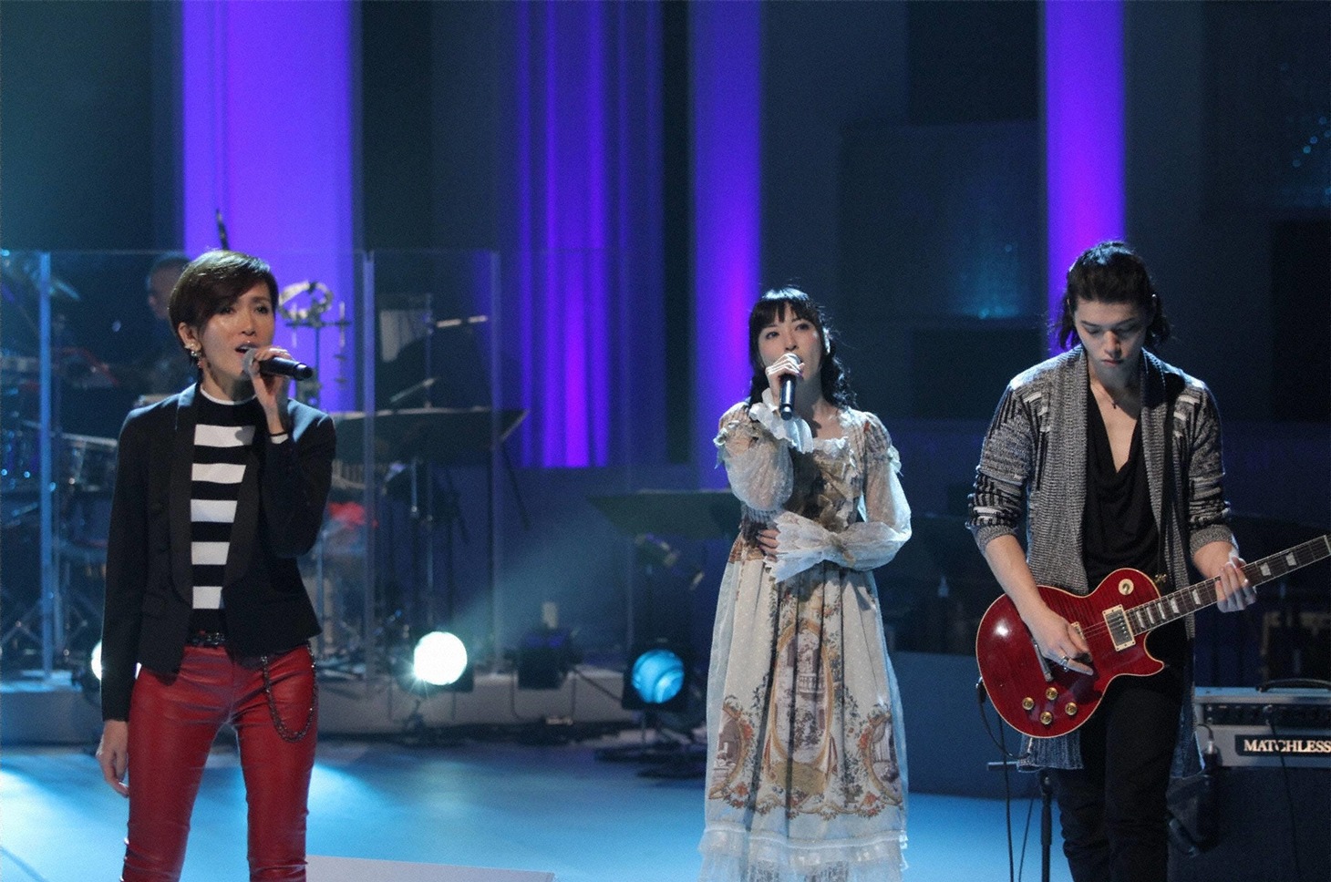 「MUSIC FAIR」にてパフォーマンスする工藤静香とTRUSTRICK。 (c)フジテレビ