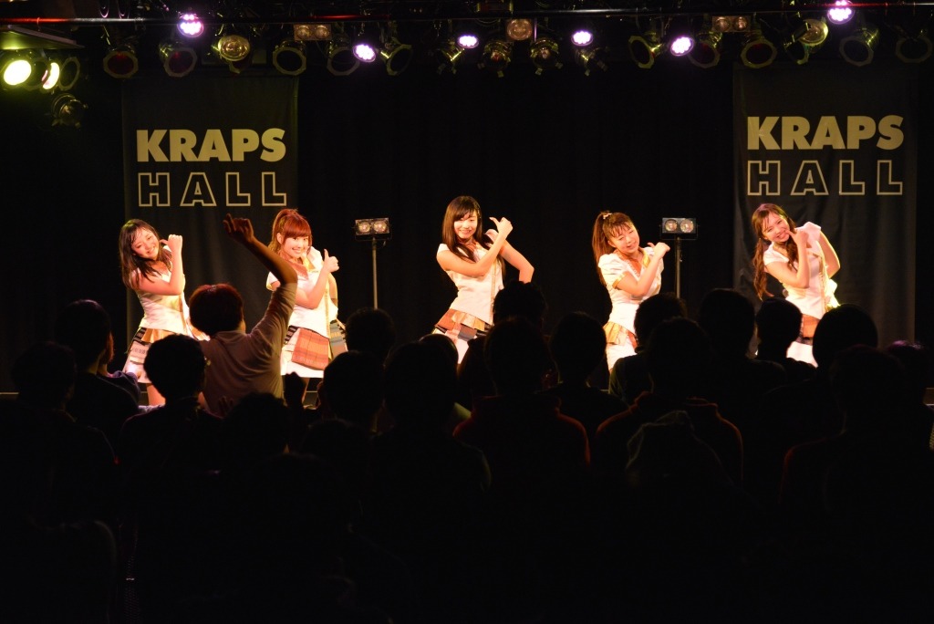 「LinQ LIVEHOUSE CIRQUIT 2015～LinQの『わ』拡大だ！大作戦!!～」北海道公演の様子。