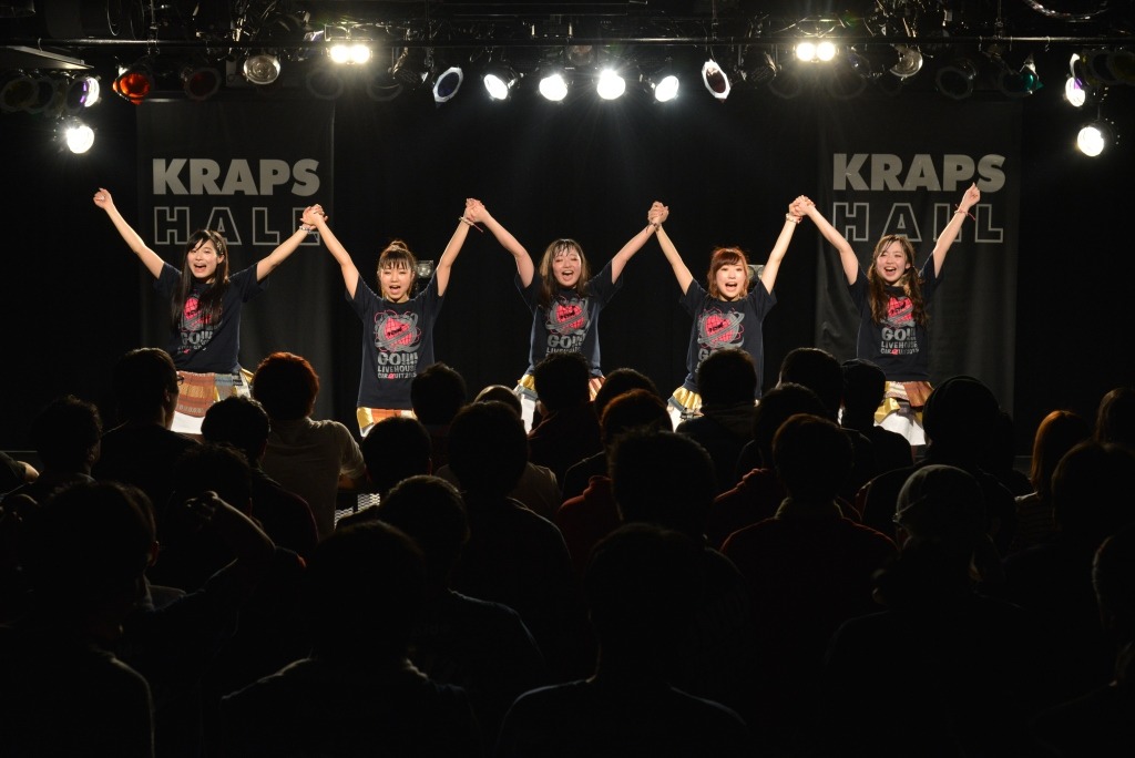 「LinQ LIVEHOUSE CIRQUIT 2015～LinQの『わ』拡大だ！大作戦!!～」北海道公演の様子。