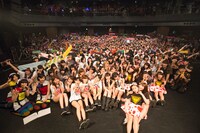 「@JAM the Field vol.7」ライブ終了後の記念撮影の様子。