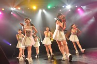 GEMによるライブの様子。