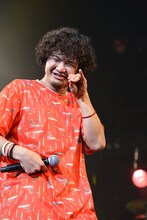 「おんなじキモチ」の振り付けを完コピで踊るSHUNKUN。