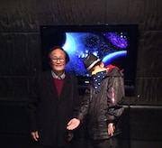 左から冨田勲、宇川直宏。