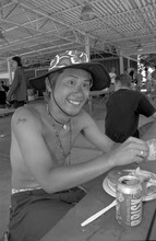 「横山健 -岸田哲平編-」収録カット