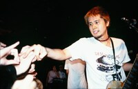 「横山健 -岸田哲平編-」収録カット