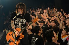 「横山健 -岸田哲平編-」収録カット