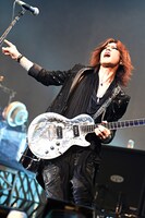 SUGIZO（G）