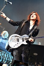 SUGIZO（G）