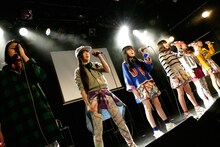 Little Glee Monster「リトグリ女子会Vol.1『女の子とおいしいチョコがたべたいなぁ』」の様子。