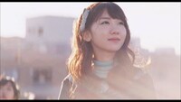 AKB48「Green Flash」ビデオクリップより柏木由紀。