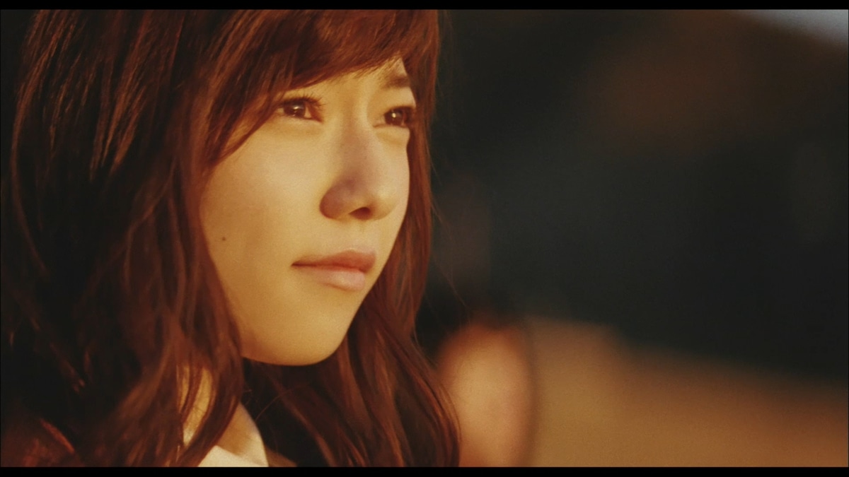 AKB48「Green Flash」ビデオクリップより島崎遥香の夕景シーン。