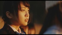 AKB48「Green Flash」ビデオクリップより木崎ゆりあの夕景シーン。