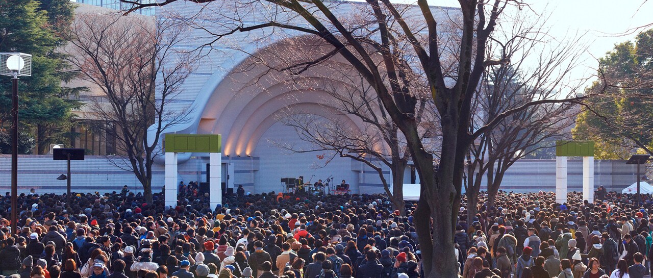 クラムボンが冬晴れの代々木でフリーライブ、できたてアルバムから新曲も