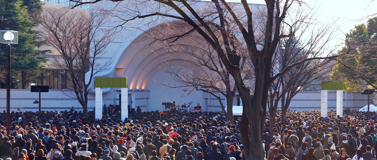 「クラムボン 祝！結成20周年スペシャルフリーライブ at 代々木公園」の様子。（Photo by yoshiharu ota）