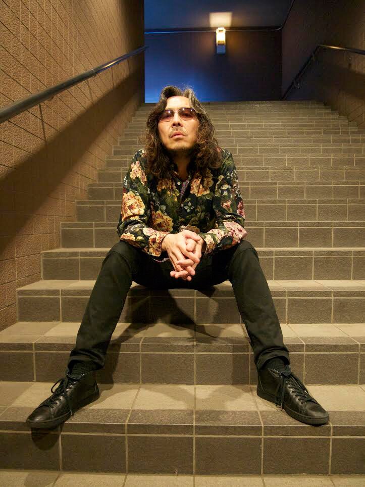 元コレクターズ小里誠、50歳の誕生日にソロユニットで新曲披露