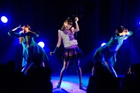 左から上西星来、小林晏夕、脇あかり。