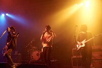 環ROYを交えて披露された「革命家は夢を観る」。（撮影：中野敬久）