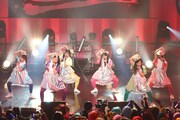 「んだって!!」を披露するチームしゃちほこ。