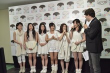 La PomPonのインタビューの様子。