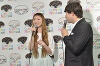 MILLEAのインタビューの様子。