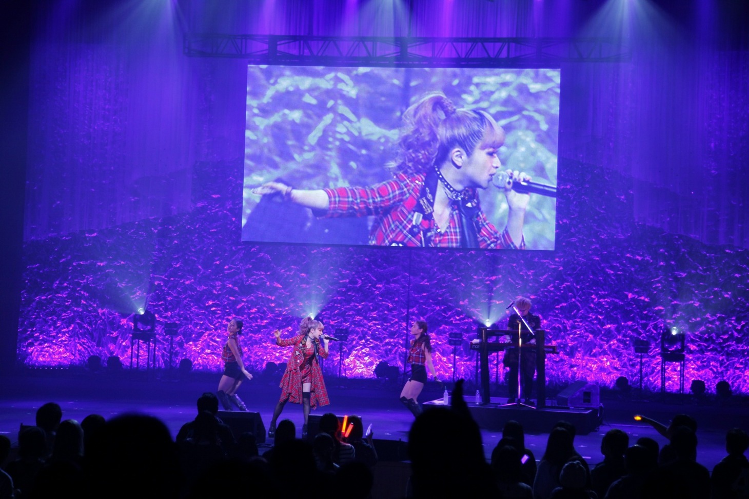 GARNiDELiA