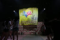 AKB48「TOYOTA presents AKB48 チーム8全国ツアー～47の素敵な街へ～」鳥取公演の様子。(c)AKS