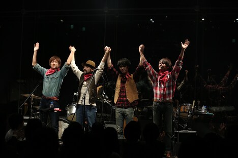 NICO Touches the Walls（撮影：上飯坂一）