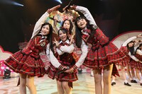 AKB48「TOYOTA presents AKB48 チーム8全国ツアー～47の素敵な街へ～」鳥取公演の様子。(c)AKS