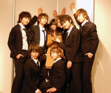 「風男塾ミュージアム～NO チェンメン、NO LIFE.～」より、風男塾とファン。