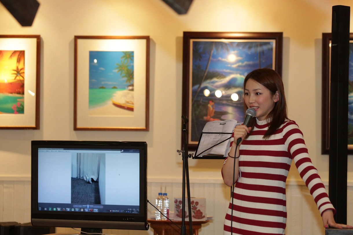 吉川友によるバレンタインイベントの様子。