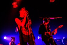 「Welcome![Alexandros]LIVE」なんばHatch公演での[Alexandros]とMasato（coldrain）によるセッションの様子。（Photo by KAZUKI WATANABE）