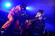 「Welcome![Alexandros]LIVE」新木場STUDIO COAST公演での[Alexandros]とハヤシ（POLYSICS）によるセッションの様子。（Photo by AZUSA TAKADA）