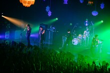 「Welcome![Alexandros]LIVE」新木場STUDIO COAST公演での[Alexandros]とMasato（coldrain）によるセッションの様子。（Photo by AZUSA TAKADA）