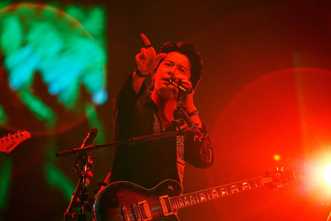 「福山☆冬の大感謝祭 其の十四 お待たせしました！ あなたの街でもオープンしちゃわnight（ナイト）!! 旅する音楽の館、 Hotel（オテル） de（デ） Fukuyama III」宮城・セキスイハイムスーパーアリーナ公演の様子。