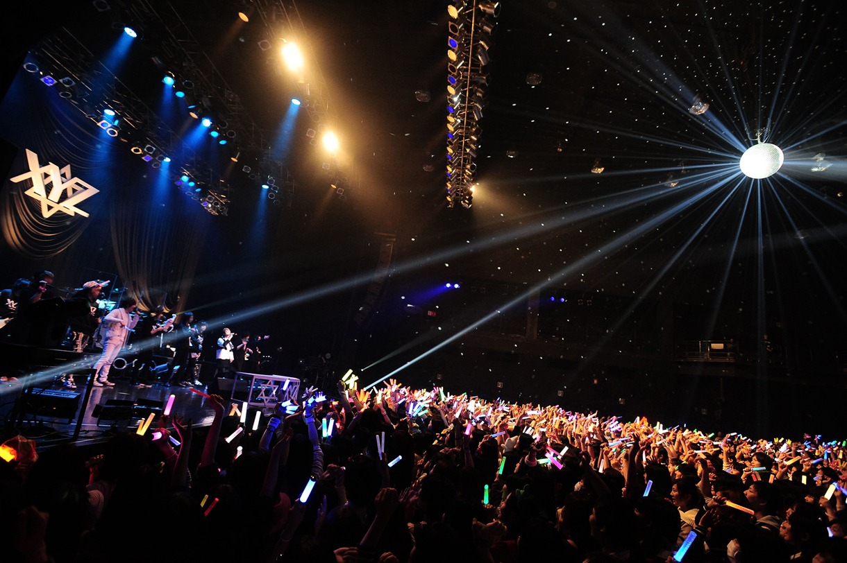 「XYZ TOUR 2015」東京・Zepp Tokyo公演の様子。