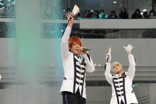 左から神生アキラ、泉奏。