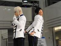 左から泉奏、朴ウィト。