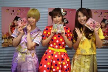 左から最上もが（でんぱ組.inc）、中川翔子、成瀬瑛美（でんぱ組.inc）。