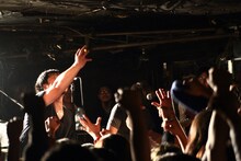 THE FOREVER YOUNG「FOREVER YOUTH TOUR 2014～2015 FINAL -ONEMAN SHOW-」 の様子。（Photo by Chikako Asai）