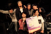 THE FOREVER YOUNG「FOREVER YOUTH TOUR 2014～2015 FINAL -ONEMAN SHOW-」 終演後の様子。（Photo by Chikako Asai）