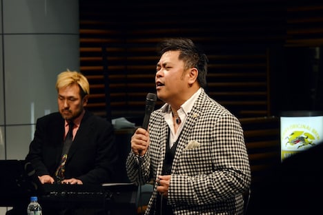 中西圭三「KIRIN BEER "Good Luck" LIVE」ライブ収録の様子。