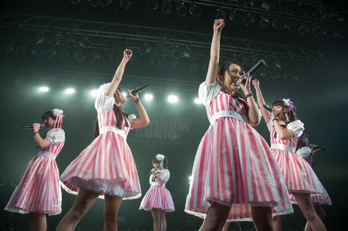 paletによるライブの様子。
