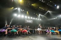 paletとPASSPO☆による綱引きの様子。