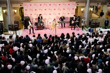 chayのリリース記念イベントの様子。